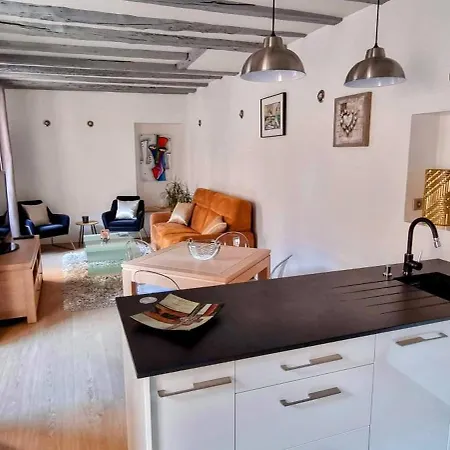 De Charme Au Coeur De La Vieille Apartment
