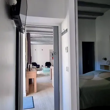 Apartment De Charme Au Coeur De La Vieille