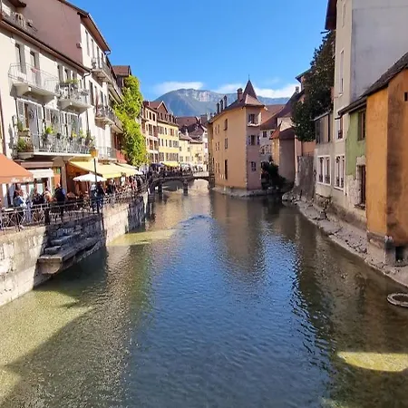 De Charme Au Coeur De La Vieille Annecy