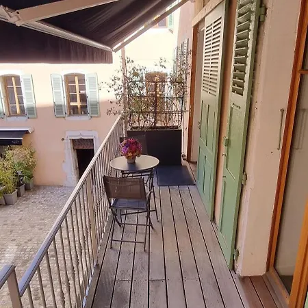 De Charme Au Coeur De La Vieille Annecy
