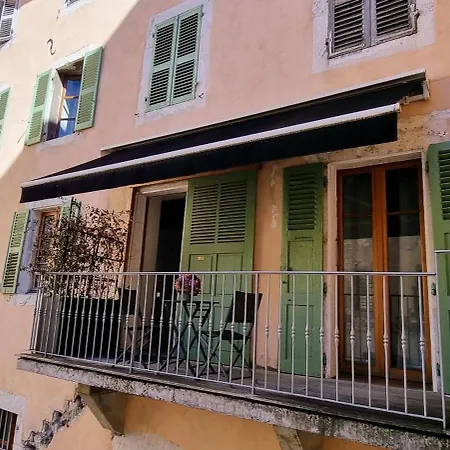Apartment De Charme Au Coeur De La Vieille *