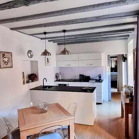 Apartment De Charme Au Coeur De La Vieille *