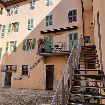 De Charme Au Coeur De La Vieille Apartment *